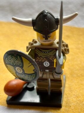 LEGO VIKING Chieftain idea169 With stand & MULTIPLE accessories. Like NEW!
